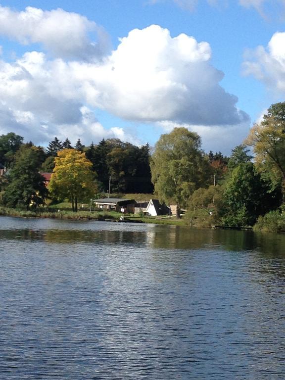 Haus Am See In Kleinzerlang Buitenkant foto